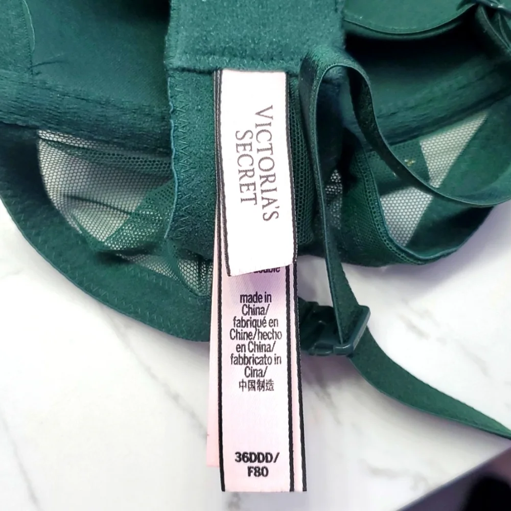 Victoria's Secret 36DDD Demi Bra, Emerald Green w/ Golden stitching 😍